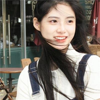 芒果和红色轮椅